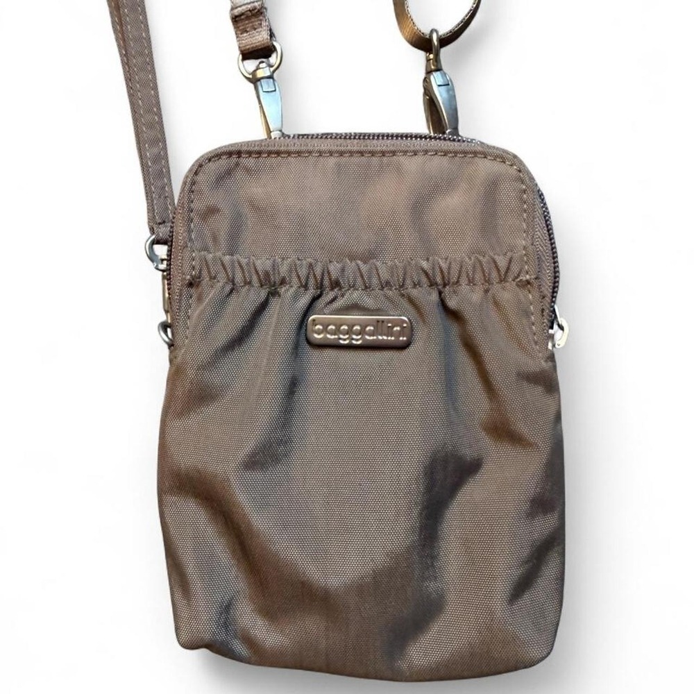 Baggallini Take Two RFID Bryant Crossbody Brown Wristlet